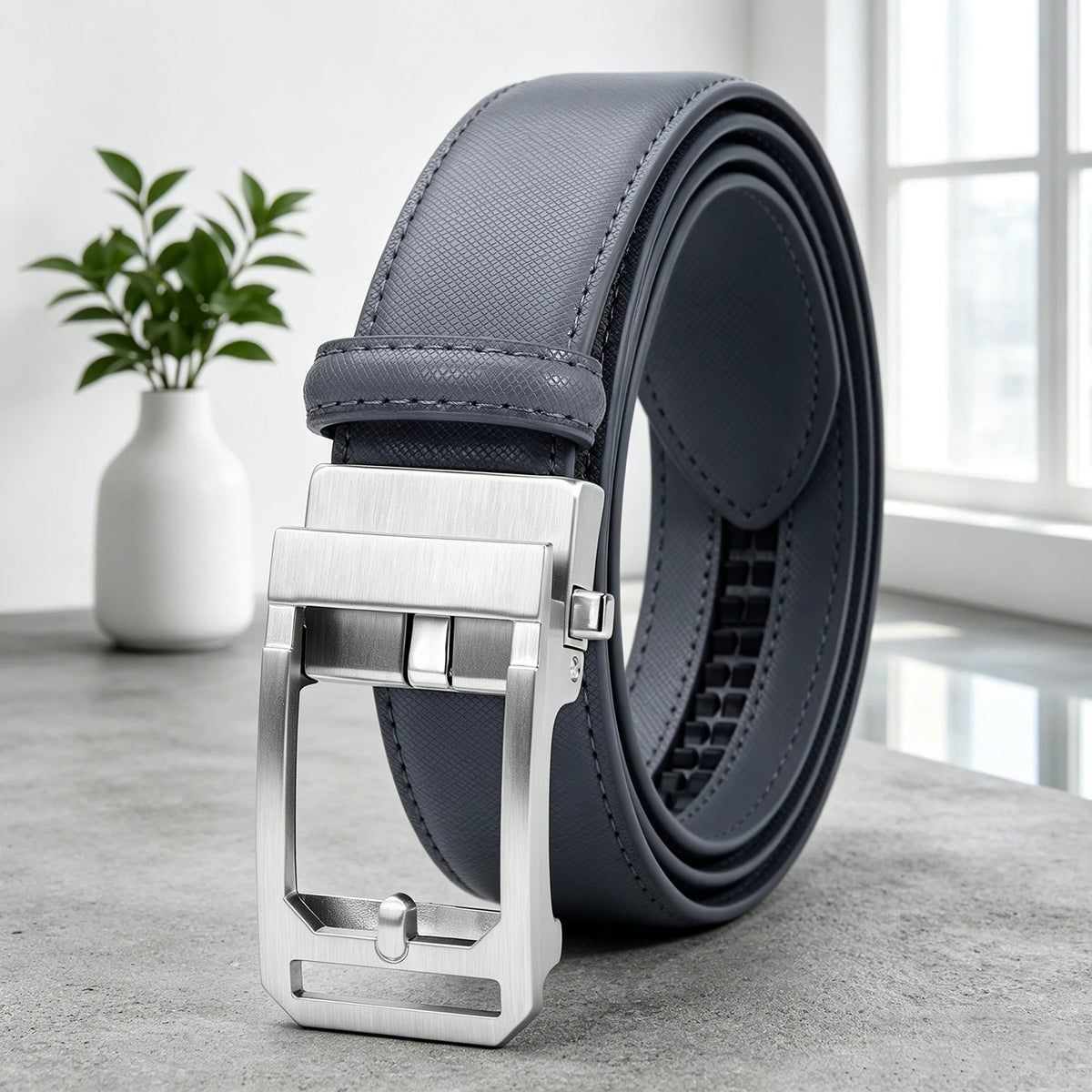 High-quality men's fashionable and luxurious belts, business-style trendy men's belts, men's belts for pairing with jeans
