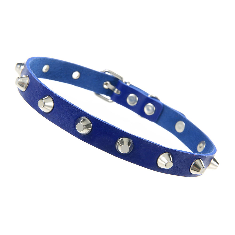 ras-cou en cuir bleu à pointes style punk, col orné de pointes et de clous à tons argentés, parfait pour la soirée, les fêtes et la mode gothique.