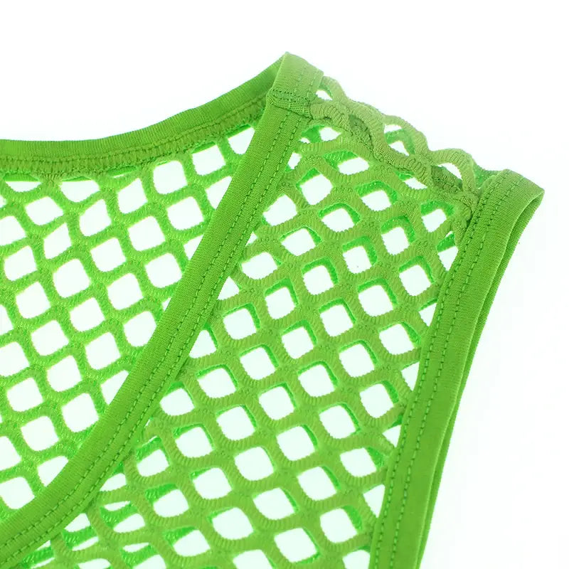 Camiseta interior de malla verde brillante para hombre con diseño de chaleco sin mangas transpirable, corte ajustado y costuras de hombro reforzadas.