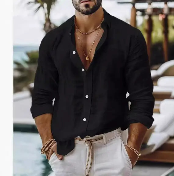 camisa de algodón negra de hombre para verano en la playa de botonadura sencilla, con botones blancos y mangas arremangadas para estilo de verano en la playa