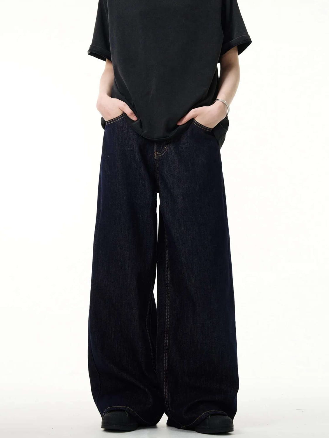 Iefb men black vintage wide leg jeans featuring a relaxed straight cut silhouette in denim material.