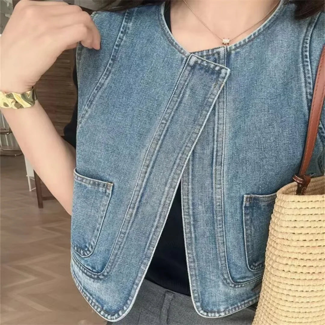 Denim Vest Ladies Clothes Sleeveless Round Neck Pocket Casual Top Waistcoat Streetwear Fashion Vest For Women 2026 Spring Summer