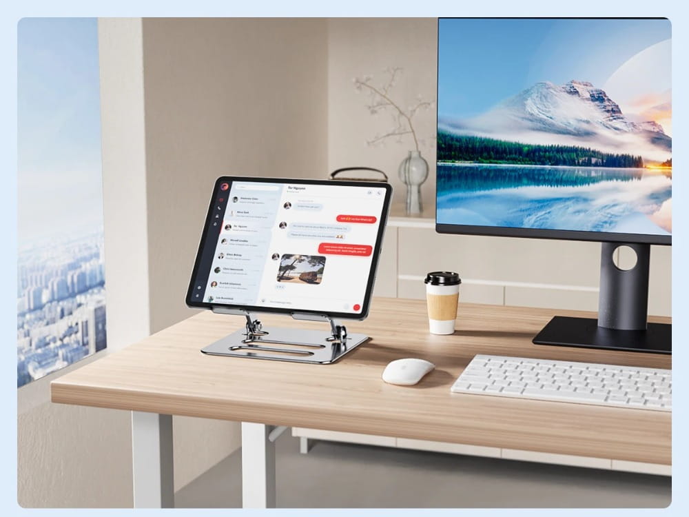 Verstellbarer Aluminium-Tablet- und Telefonständer in silbermetallischem Finish mit schlankem, minimalistischen Design.