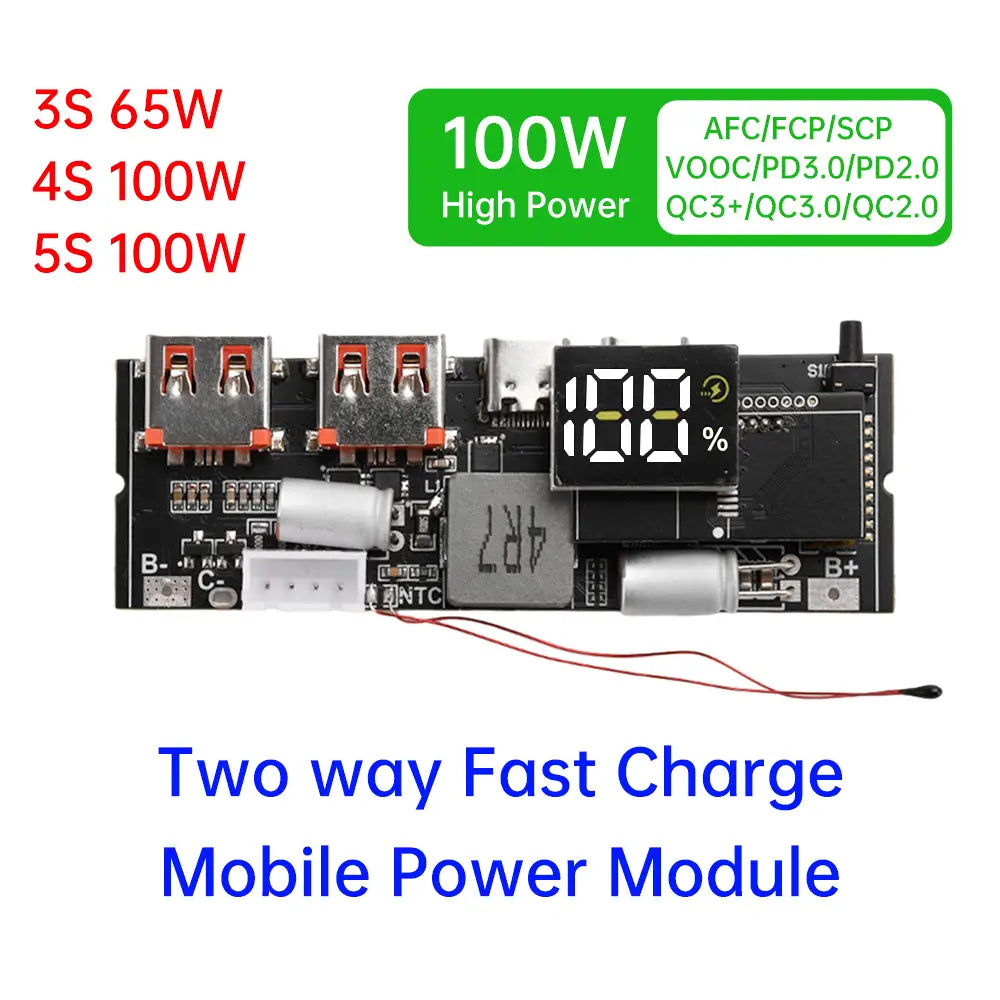 Module de carte de batterie externe mobile noire avec plusieurs ports USB et affichage numérique indiquant 100 pour cent pour les applications de charge rapide 100 W.