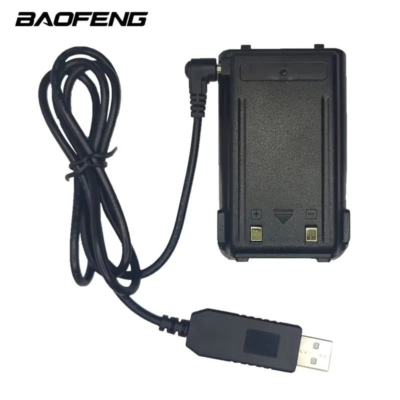 Schwarzes Baofeng-UV-10R-Funkgerät-Akkuladegerät mit USB-Kabel, kompatibel mit dem UV-10R-Akku 4800 mAh, für effizientes Laden.
