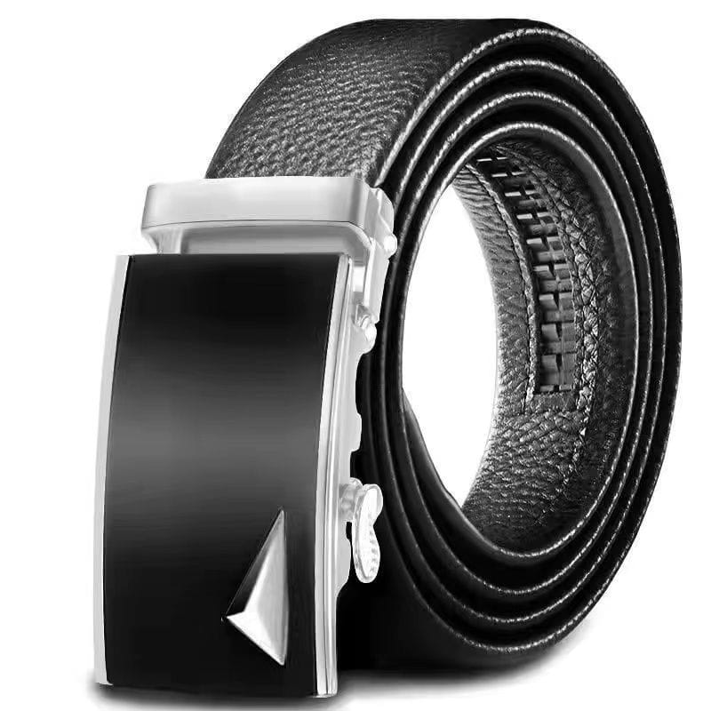 Ceinture en cuir pour hommes avec une ceinture en PU noire et une boucle automatique ton argent élégante, avec un accent triangulaire.