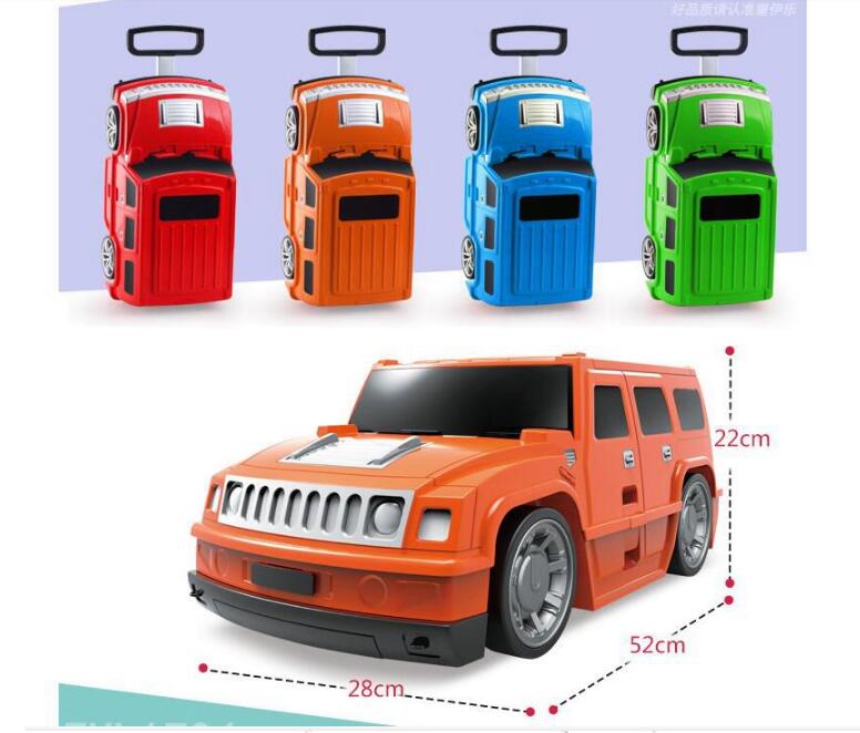 Kinderfahrzeug auf einem ferngesteuerten Gepäckkoffer, geformt wie ein orangefarbener Hummer mit schwarzem Zierrand und silbernen Rädern.