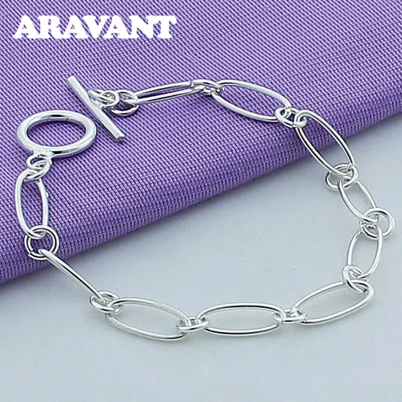 Silbernes Armband mit ovalen Gliedern und Karabinerverschluss aus dem Schmuckset mit ovalen Gliedern aus 925er Silber von aravant.