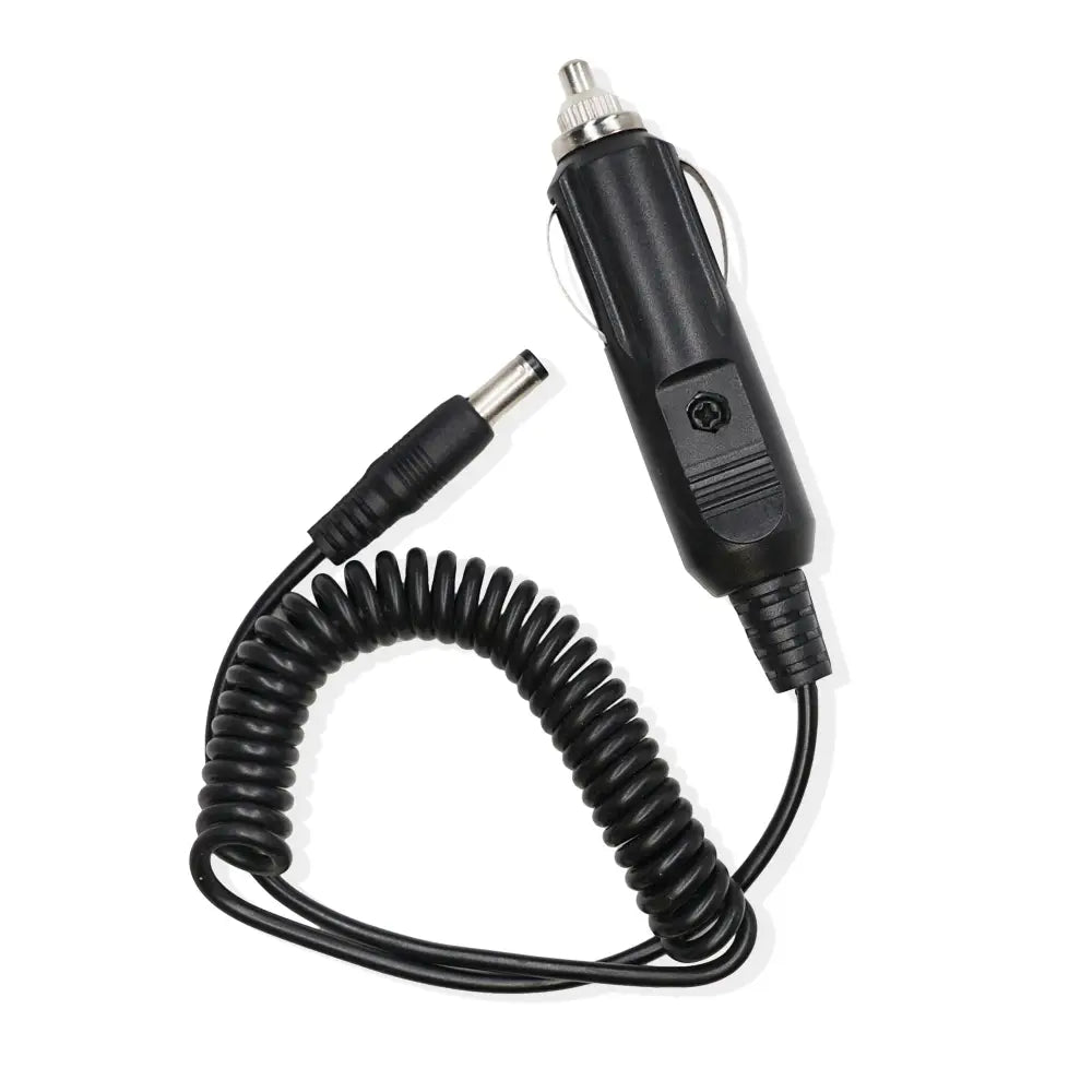 schwarzes spiralförmiges 12-V-Gleichstrom-Autoladegerät mit silberner Spitze und zylindrischem Adapter für die Verwendung mit UV5RE 5RA Baofeng