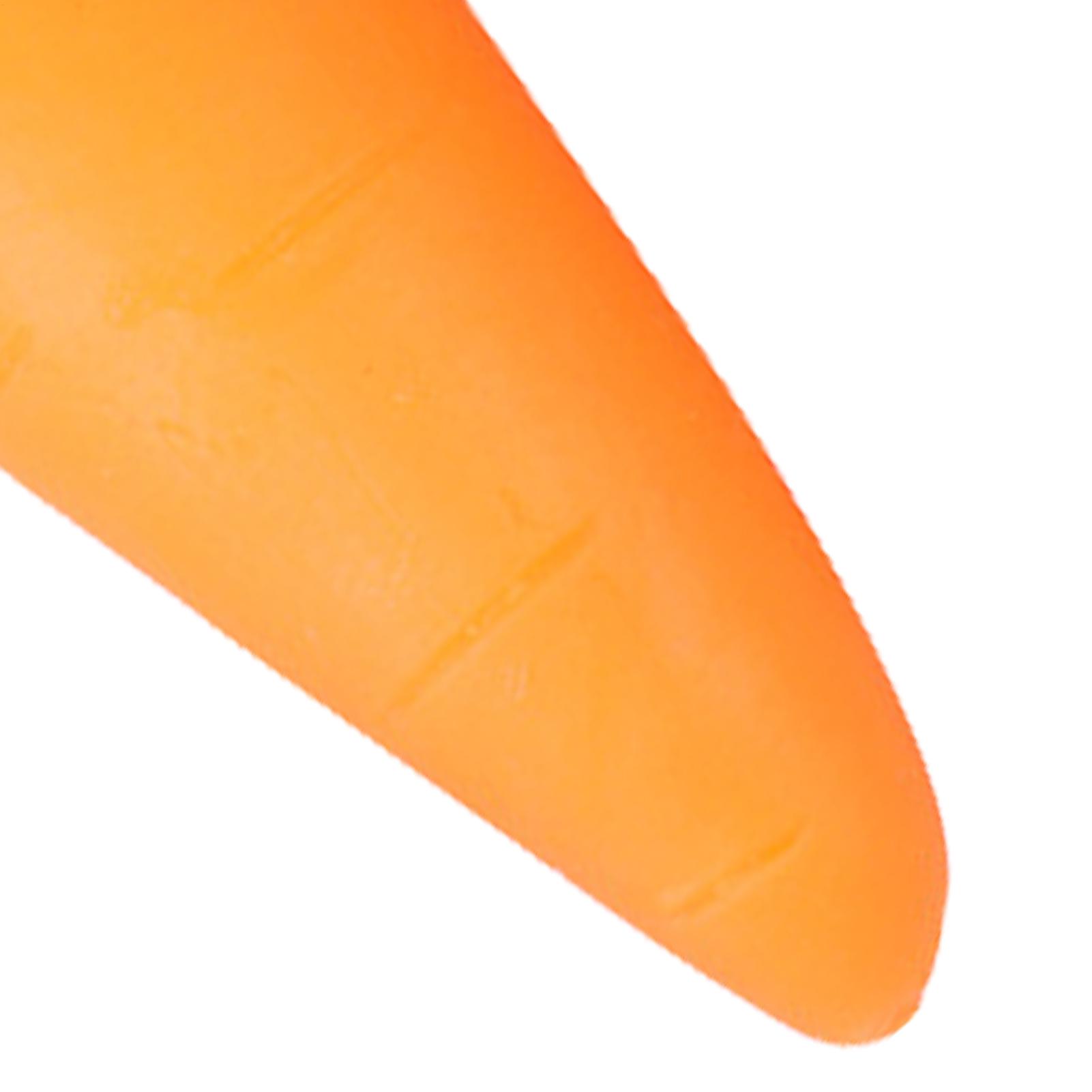 Juguete exprimible de rebote lento con forma de zanahoria naranja vibrante con ligeras estrías texturadas mostrado desde el ángulo frontal