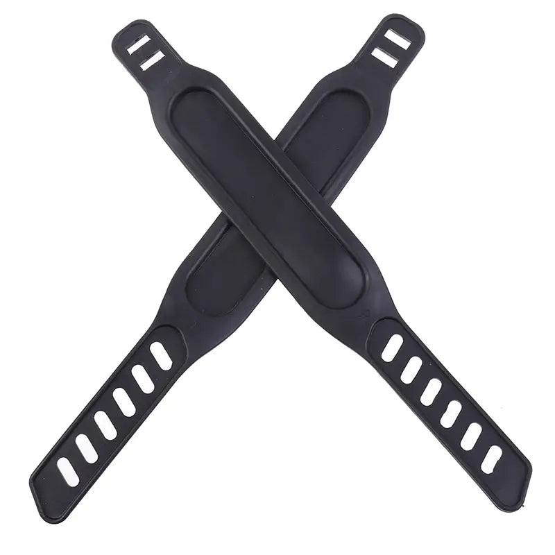 Paires de sangles de pédale de vélo d’exercice en plastique noir, avec des trous réglables et une section centrale rembourrée