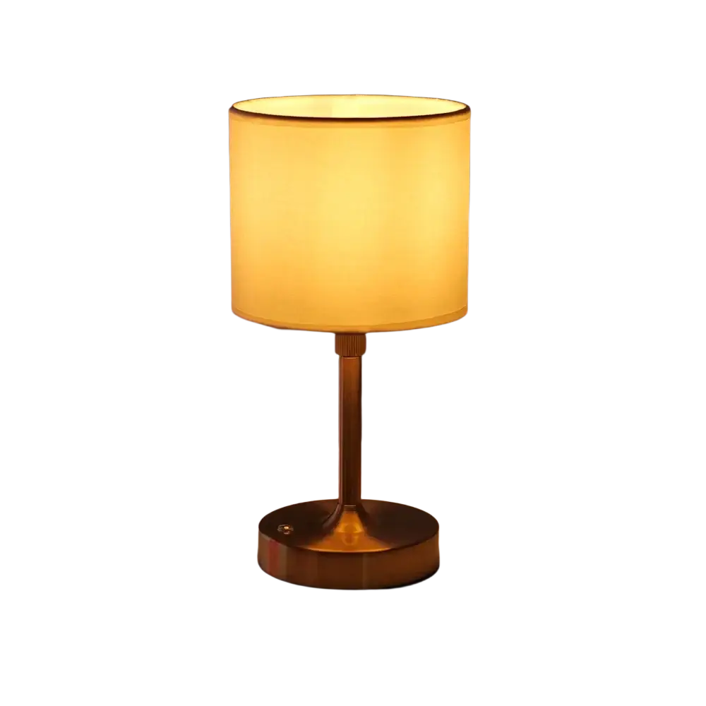 Plissierte Messing-Touch-Tischlampe mit einem warmtonigen zylindrischen Lampenschirm auf einer messingveredelten Basis, von vorn dargestellt.