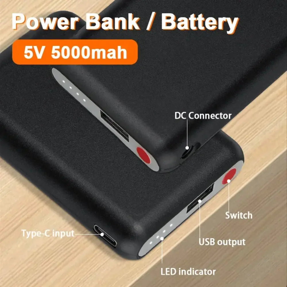 Banco de energía mini rectangular negro con acabado mate, que incluye entrada USB-C, puertos de salida USB e indicador LED, diseñado como batería para guantes calefactados y batería de guantes con capacidad de 5000 mAh.