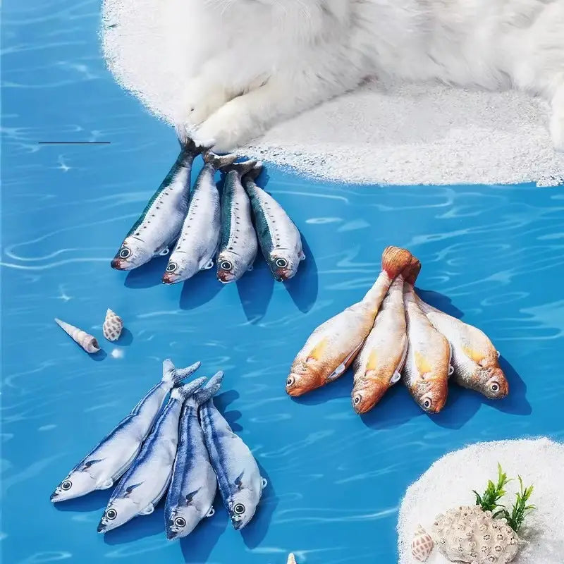 ブルーシルバーとオレンジの色合いのぬいぐるみの魚玩具。ファンフィッシュデザインのスマートな電気的インタラクティブ魚のキャットトイで、鮮やかな青い表面上での電気的な相互作用を楽しむための玩具。
