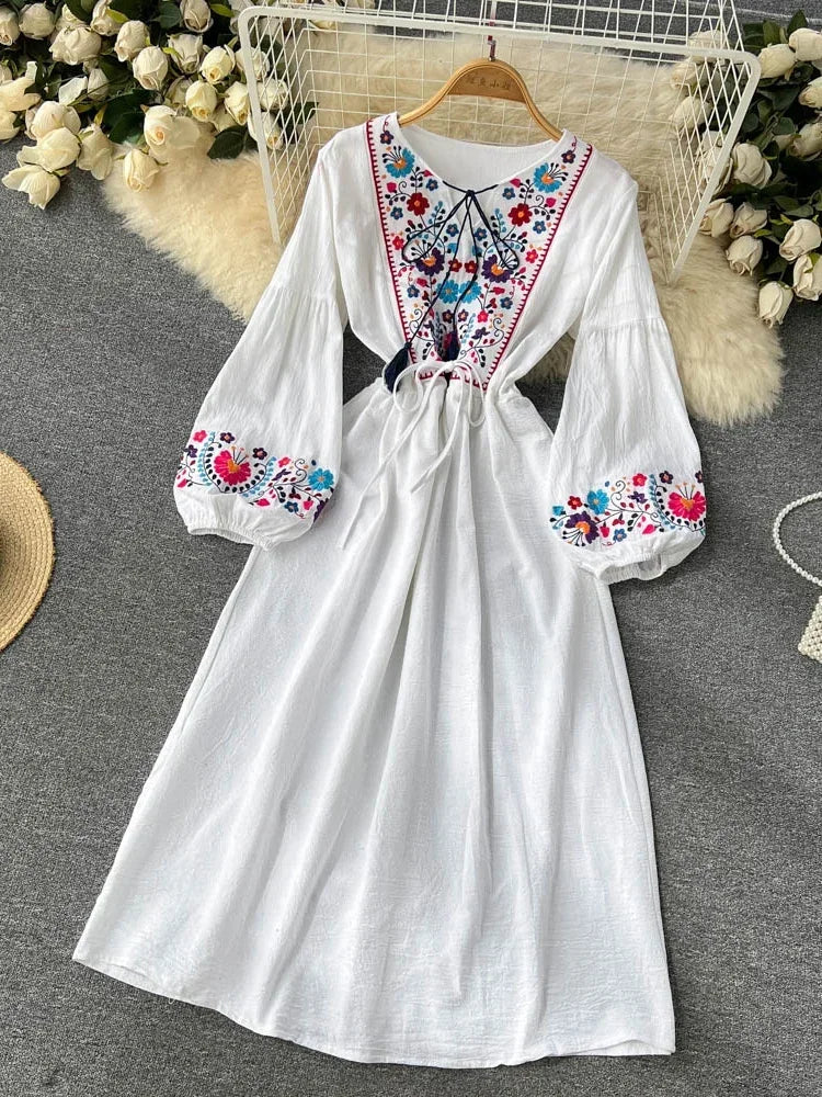 Ethnic Style Retro Embroidered Dress Women's Mid-length Waist Slim Lantern Sleeves Literary Gentle A-line Vestidos Women D1031