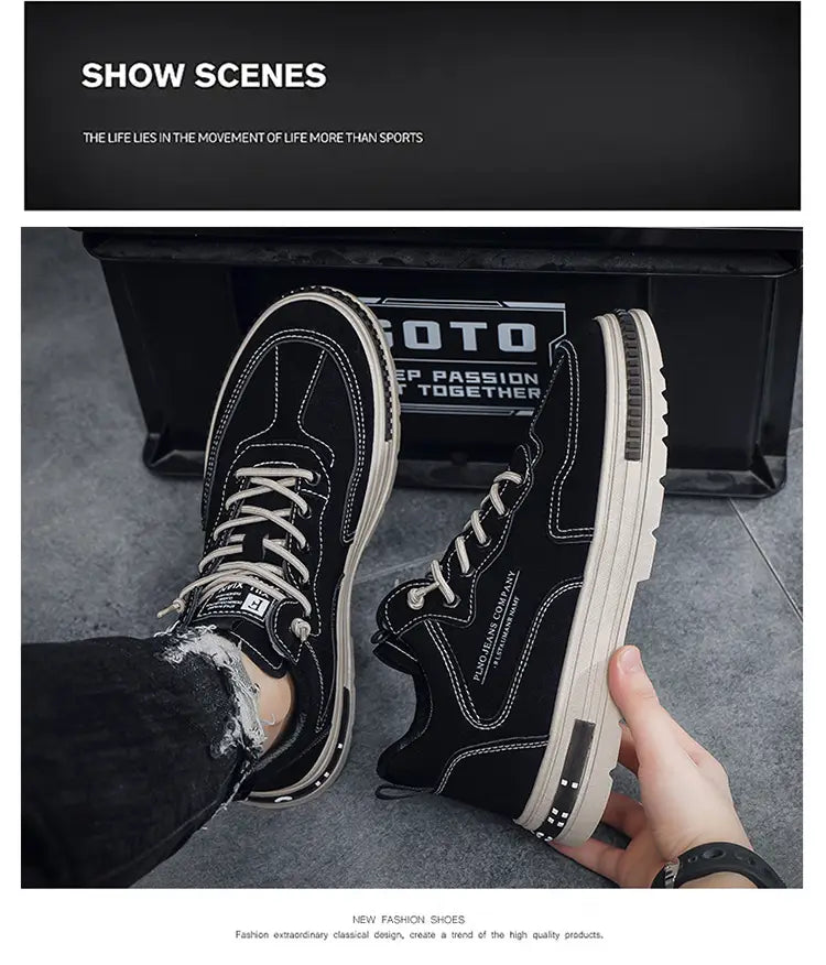 Zapatillas casual para hombre tipo botín alto color negro con cordones blancos, material transpirable y una suela de plataforma gruesa color blanco roto con una marca sutil en el lateral.