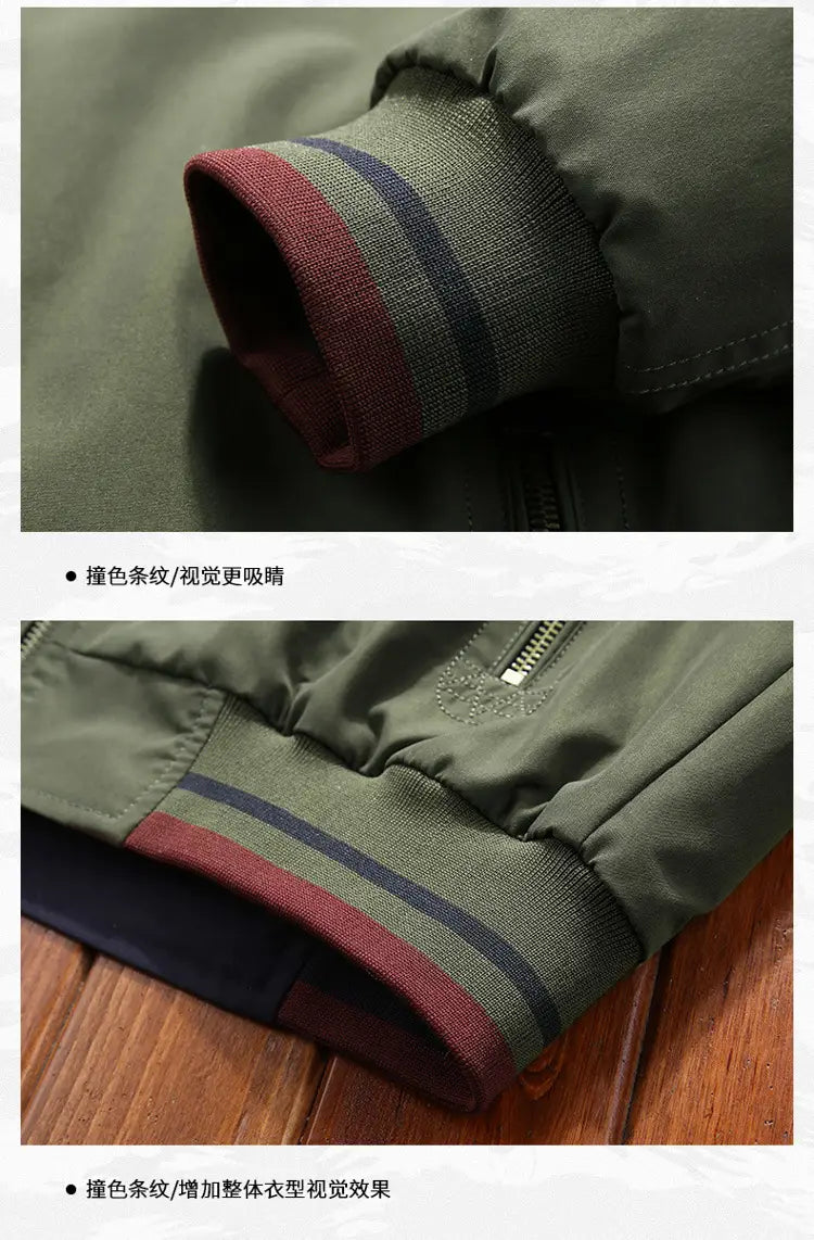 Veste de bomber décontractée pour homme légère à fermeture éclair coupe-vent en matière matelassée vert olive, avec poignets côtelés, présentant une finition à rayures audacieuses rouge et bleu marine.