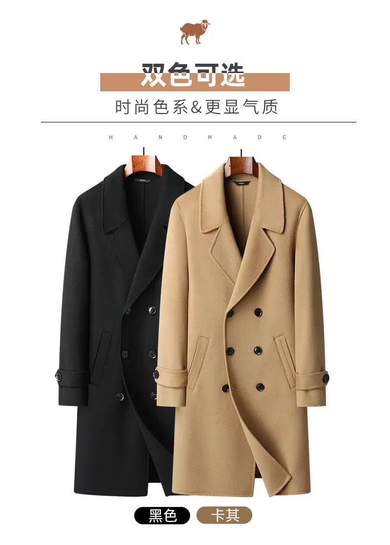 Herren-Langwollmantel als Winterjacke in Schwarz und Camel mit klassischem Doppelreiher-Design, maßgeschneidertem Schnitt, Reversschlägen und dunklen Knöpfen.