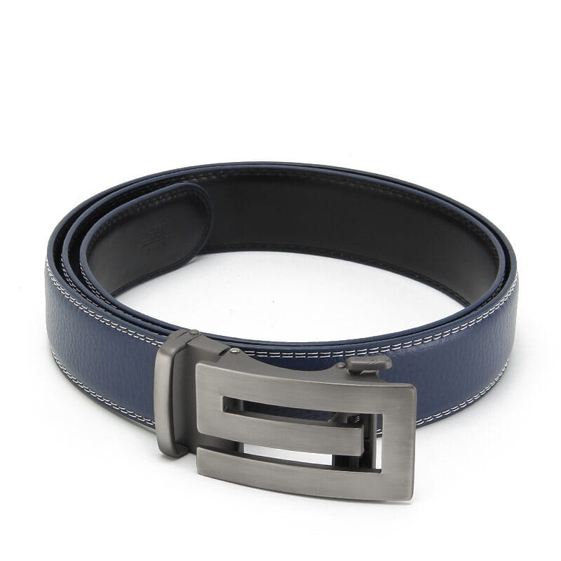 Ceinture automatique en cuir bleu marine pour homme avec boucle automatique à finition argentée et surpiqûre blanche contrastante