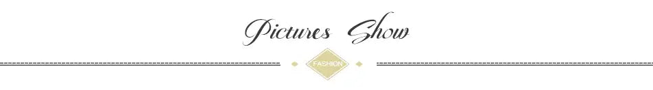 Texte cursif noir élégant indiquant que les images se trouvent au-dessus d’un logo en forme de losange doré avec le mot fashion à l’intérieur, sur une combinaison cargo ceinturée, ample et décontractée.