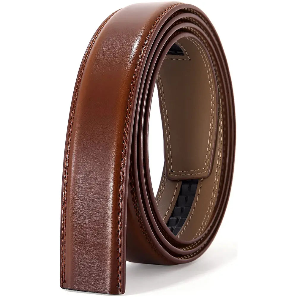 Ceinture en cuir marron à boucle automatique, avec surpiqûres visibles et mécanisme de boucle présentant un motif de drapeau américain.