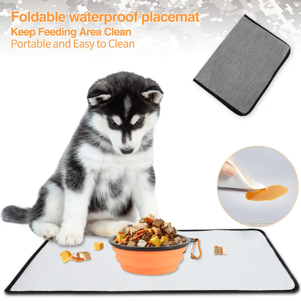 Tapis de rangement pliable imperméable gris avec bordure noire et clip à mousqueton, conçu pour être utilisé avec un sac de voyage pour chien à fermeture éclair.