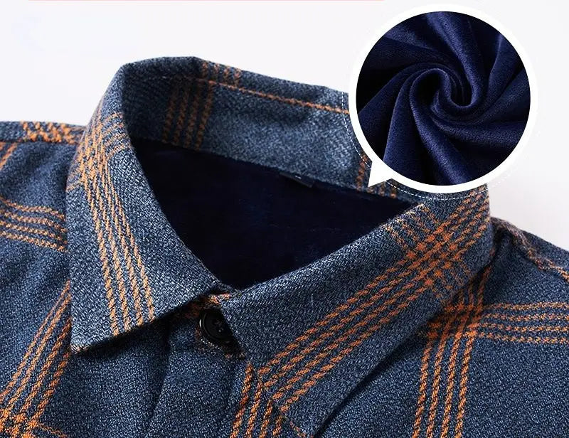 Herren-Vintage-Karoshemd im Casual-Stil mit Knopfverschluss aus blauem und braunem Wollstoff mit weicher dunkelmarinefarbener Innenfütterung.