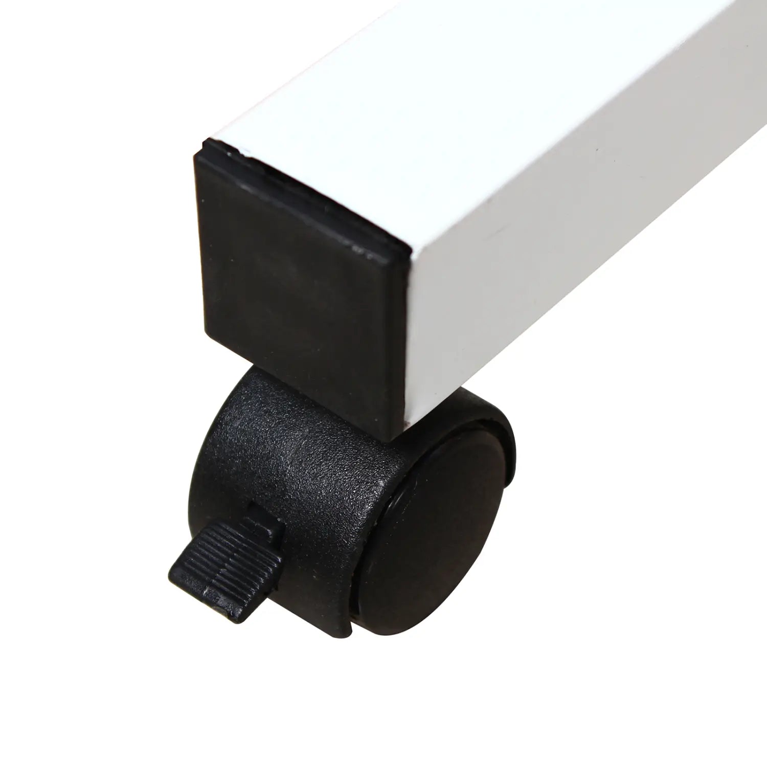 Roue pivotante en plastique noire avec mécanisme de verrouillage, fixée à la structure en métal blanc de la tablette roulante pour ordinateur portable à hauteur réglable, finition bois