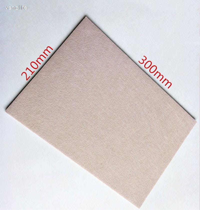 beige strukturierte Pappplatte, 210 mm lang und 300 mm breit, verwendet für Filz-Möbelgleiter, 5 mm Fußbodenschutz