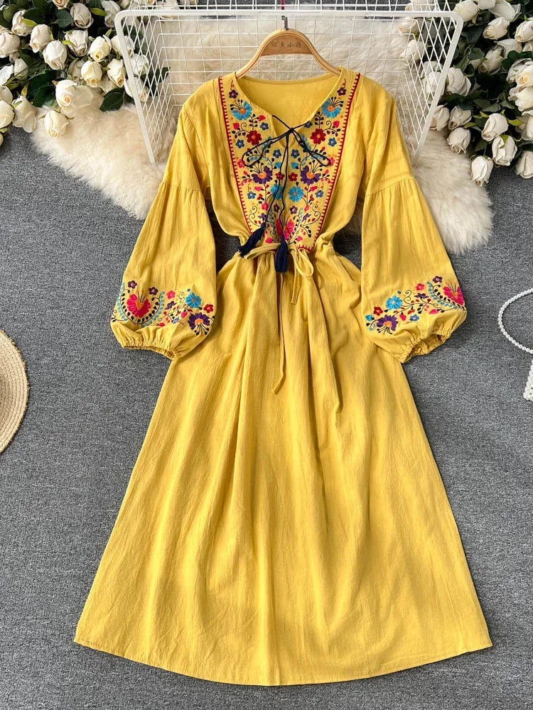 Ethnic Style Retro Embroidered Dress Women's Mid-length Waist Slim Lantern Sleeves Literary Gentle A-line Vestidos Women D1031