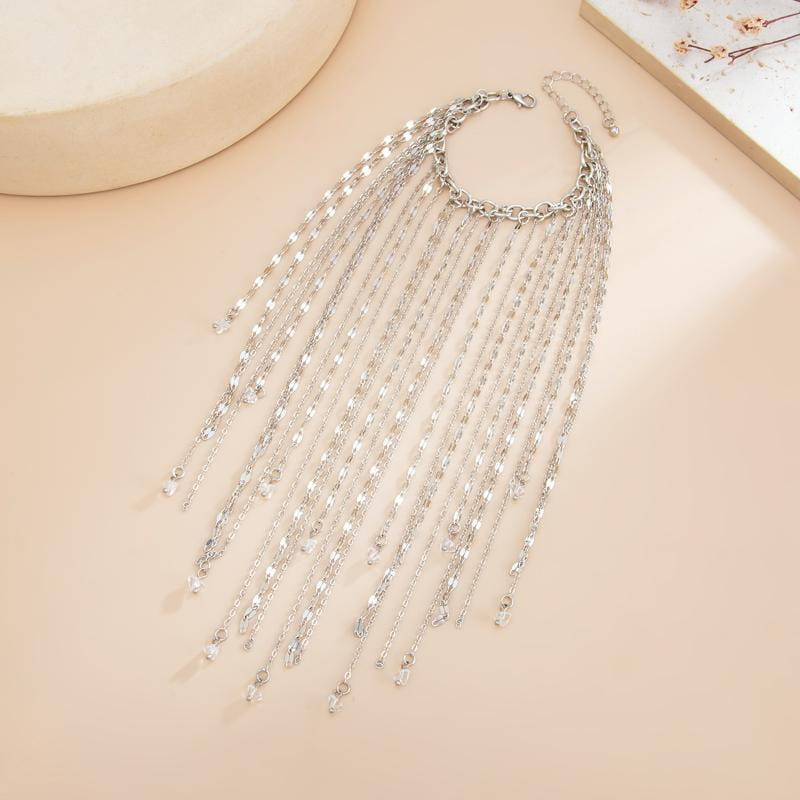 collier à franges en chaîne d'argent pour femmes, avec plusieurs maillons suspendus et une fermeture à fermoir, assorti au bracelet de charme à gland géométrique pour femmes.