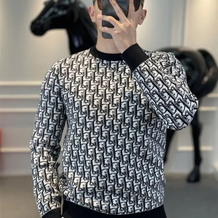 Schwarzer und weißer Dior-Oblique-Logo-Strickpullover im Slim-Fit-Stil mit gerippten Bündchen und Halsausschnitt.