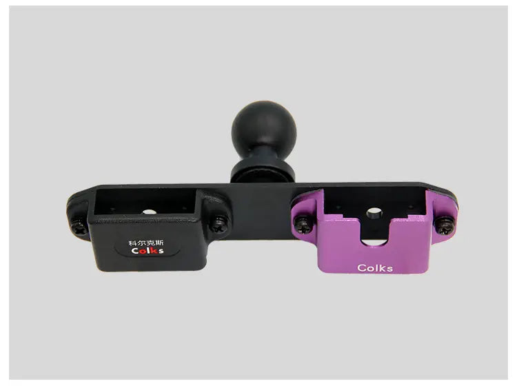 Adaptateur pour support de fixation pour rotule sphérique 1/4 de talkie-walkie violet et noir colks, avec rotule, présenté depuis le côté arrière.