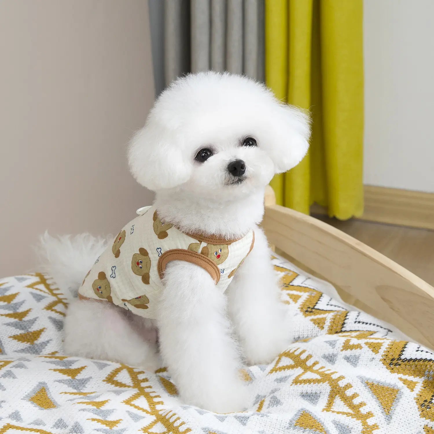 Chaleco de algodón para perro, de felpa blanca, para ropa de perro y gato, con bordado de osito de peluche y correas de cuero marrón