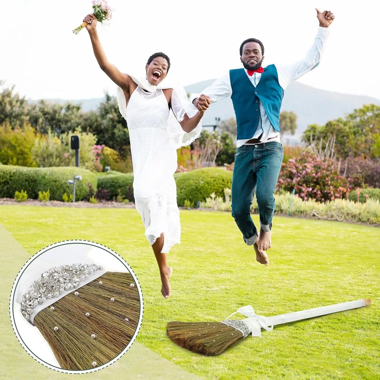 Balai de mariage DIY décoratif à monter en sautant, dont la poignée est ornée de perles argentées et de perles, avec des brins de paille bruns.