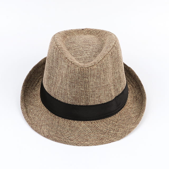 Sombrero fedora beige tejido para hombre con banda de raso negra.