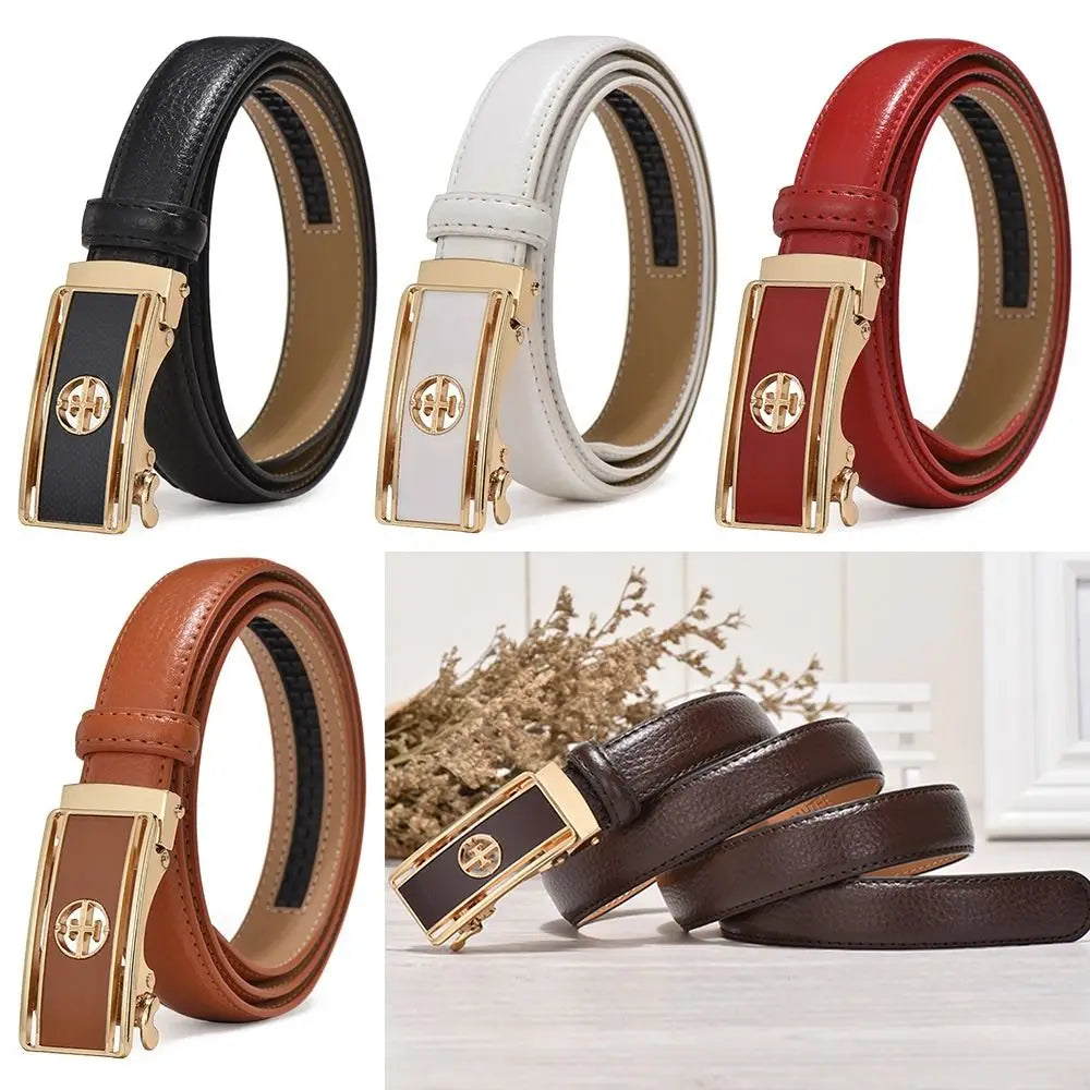 Ceintures à boucle automatique en cuir véritable pour femmes avec fermeture à anneau circulaire plaqué or, en noir, blanc, rouge et marron.