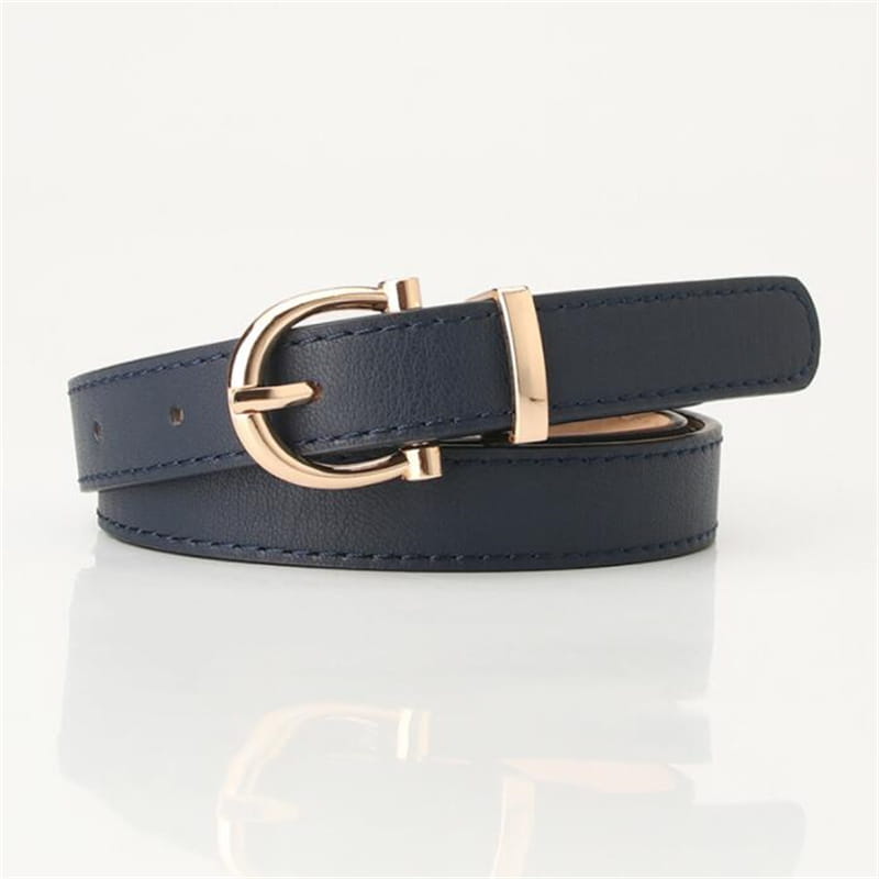 Cinturón de piel sintética (PU) para mujer color azul marino con hebilla de tono dorado, diseñado como un accesorio de cintura de moda.