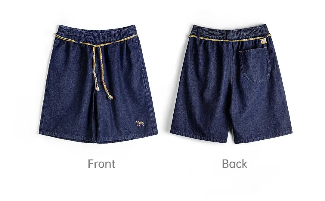 Vintage bestickte Jeansshorts für Herren in Dunkelblau mit Kordelzugbund und kleinem besticktem Pferd vorne.