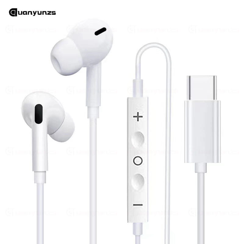 Écouteurs filaires blancs pour iPhone avec connecteurs USB-C et Lightning, dotés de commandes intégrées et d’un câble de recharge USB-C.