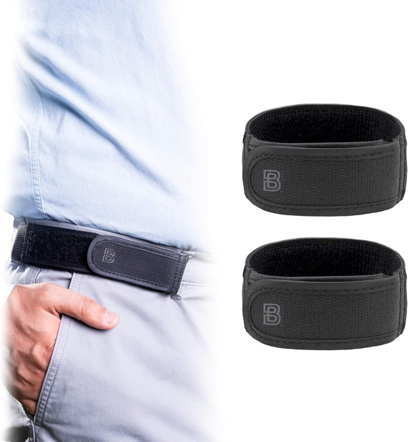 Passants de ceinture élastiques noirs avec un discret logo « b » sur la face avant d’une ceinture élastique sans boucle réglable pour homme