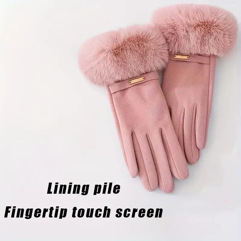 Damen-Touchscreen-Winterhandschuhe in Rosa mit Kunstfellfutter, mit einer eleganten Wildlederoptik und goldfarbenen Metallakzenten, ausgelegt für windabweisenden Schutz und stilvolles Design.