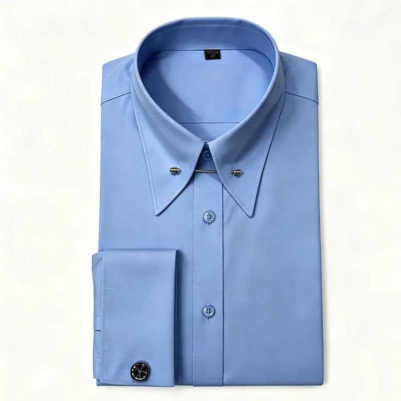 une chemise habillée classique à col français à poignets boutonnés en fibre de bambou pour homme d’un bleu clair vif, dotée d’un col classique et de boutons de manchettes élégants.