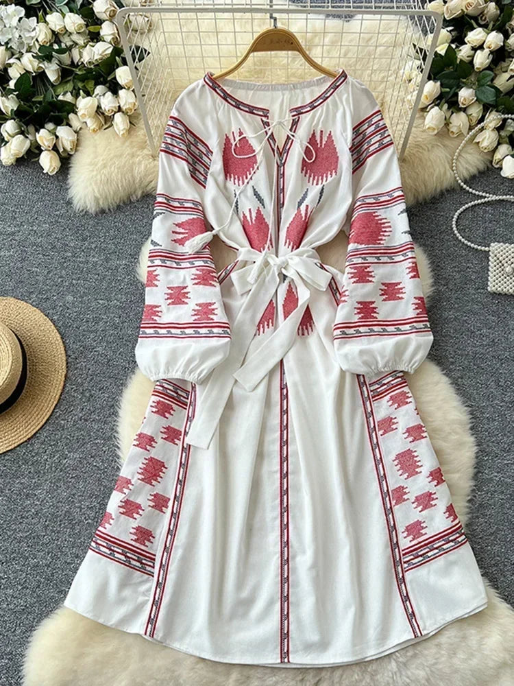 Bohemian Retro Ethnic Style Dress Women's Spring Autumn Embroidered Lace Up Lantern Sleeves Waist Cinching Long Dress A153