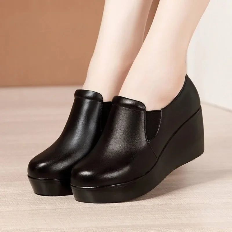 Women's Wedge Heel Leather Shoes Autumn Simple and Casual Work Shoes Black Round Toe Mid Heel Non-slip Sole Platform Mom Shoes