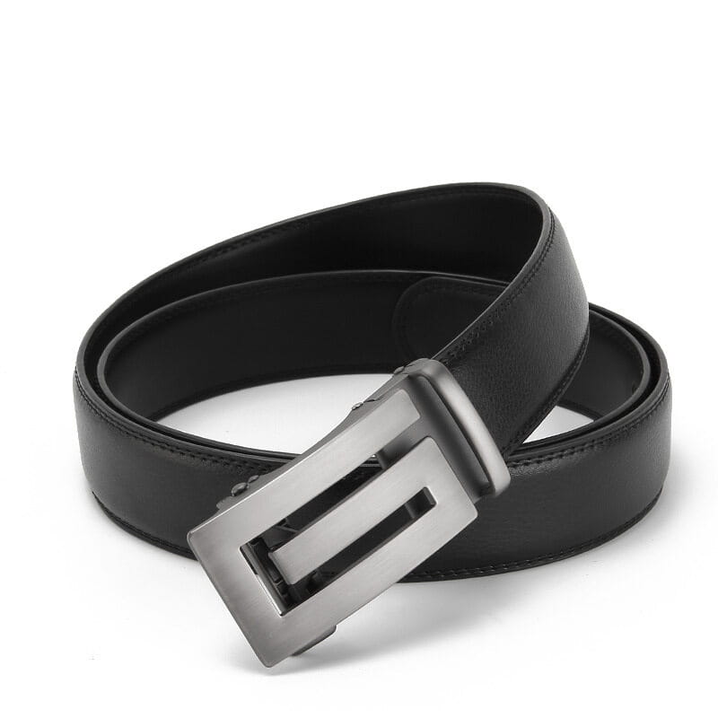 Ceinture automatique en cuir pour homme noire, avec une boucle automatique rectangulaire élégante à finition argentée, au design moderne minimaliste.