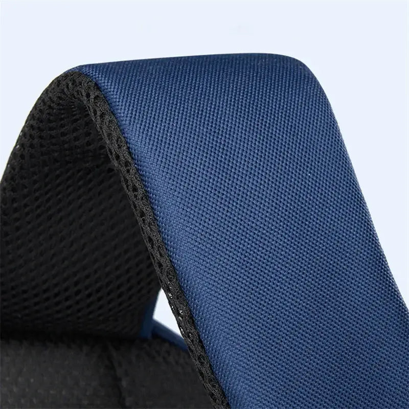 Blauer, gewebter Stoffgurt mit schwarzem Mesh-Futter am Jungen-Wasserschulrucksack in Navyblau mit blauem Buchfach-Tasche