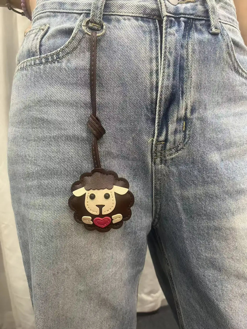 New Leather Pendant Keychain, Jewelry, Luggage, Small Pendant for Car Tie Sheep, Cute Keychain.