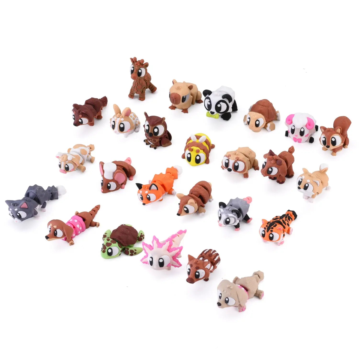 Une collection de jouets figurines d’animaux imprimées en 3D, au style cartoon coloré, fabriqués en plastique, présentés comme produits finis.