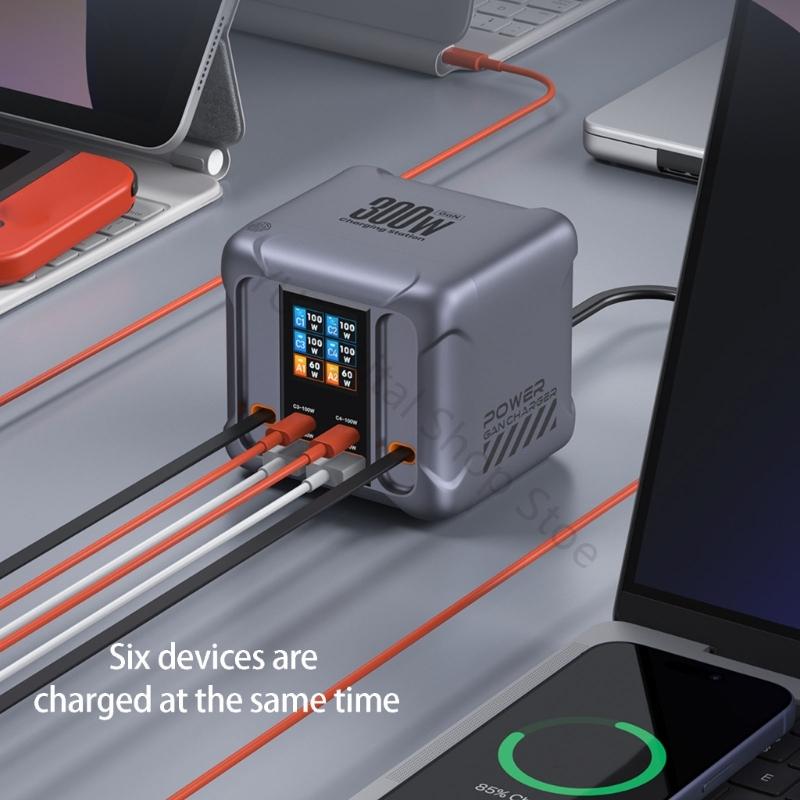6つの格納式USB-Cポート、EUプラグ、および複数のUSB-Cケーブル用デジタル表示を備えた、300W・マルチポート充電ステーション（グレー）